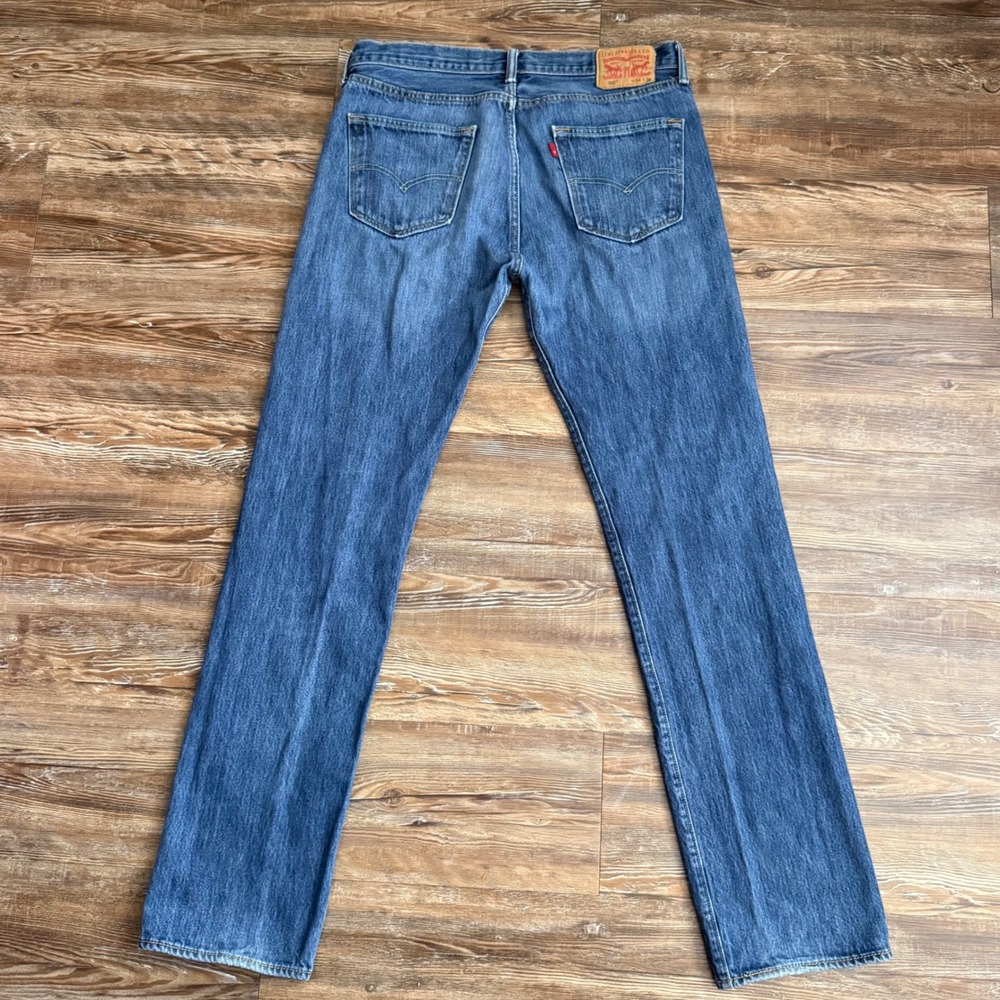 Levis 501 Original Fit Blue Jeans Mens 34x36 Medium Wash Button Fly Straight Leg